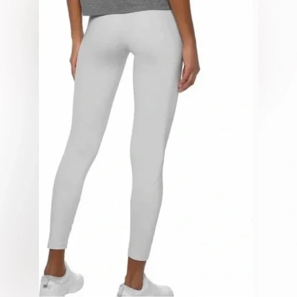 🤍NEW IRIS & INK // REVOLVE LEGGINGS - Picture 2 of 6